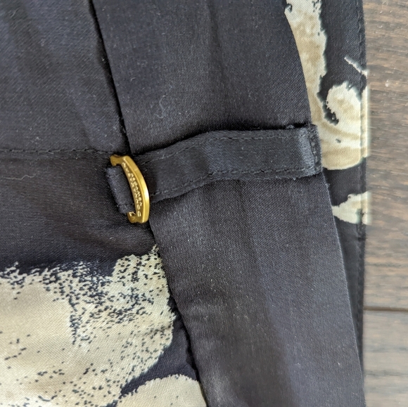 Green Cargo Printed Satin Pants - Picture 8 of 12